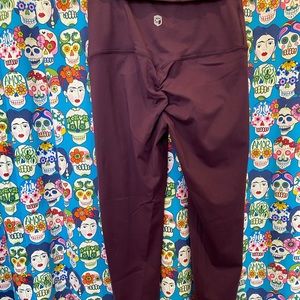 Born Primitive work out leggings